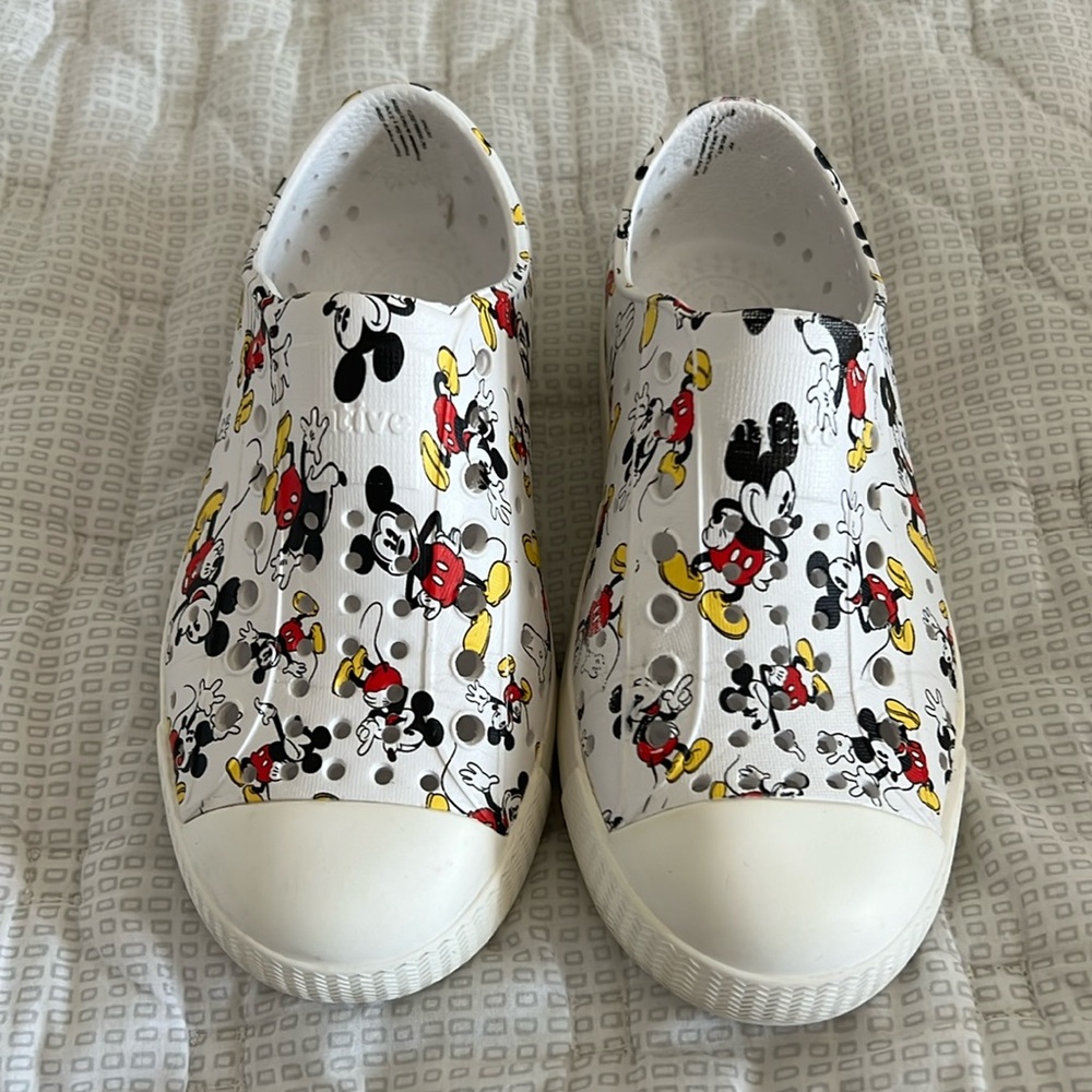 Used Unisex Disney Native Shoes